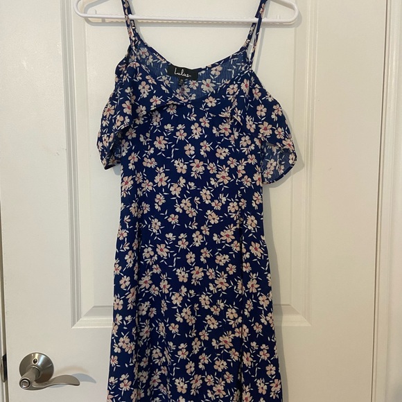 Beautiful off the shoulder lulus dress! - Picture 4 of 5